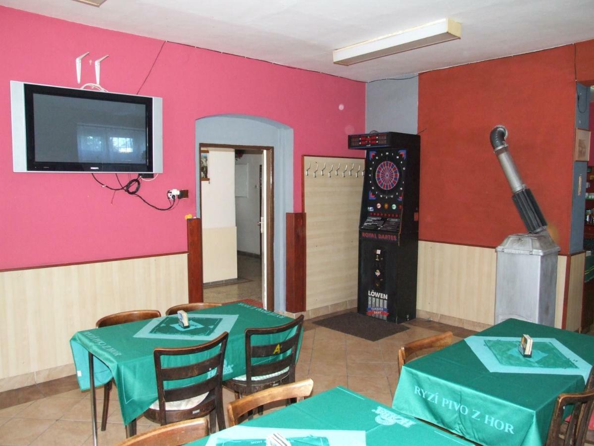 Hostinec Na Navsi Javorník المظهر الخارجي الصورة